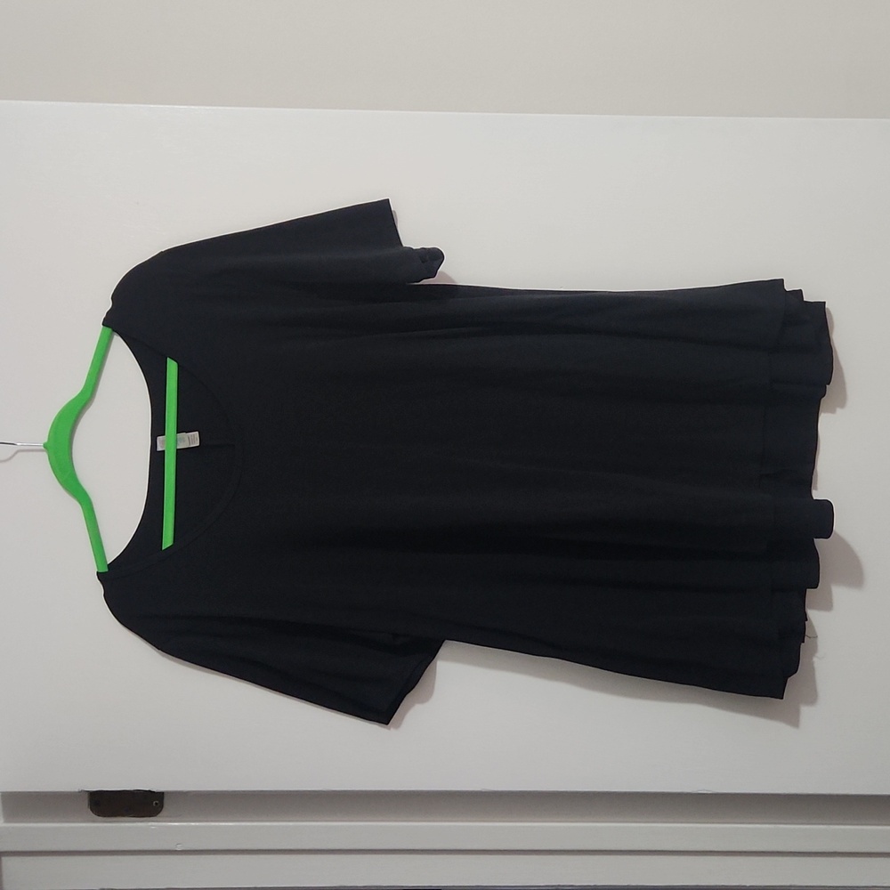 Black Short Sleeve LulaRoe Top